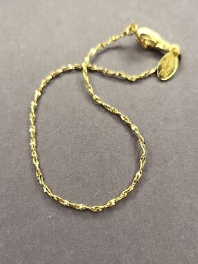 Delicate Gold Twisted Rope Bracelet